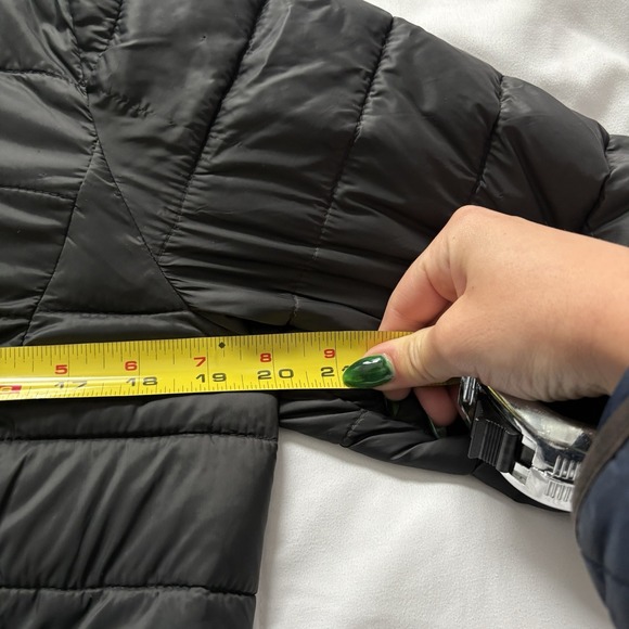 Amazon Essentials Womens Size Medium Black Lightweight Hooded Puffer Jacket Coat - Picture 4 of 7